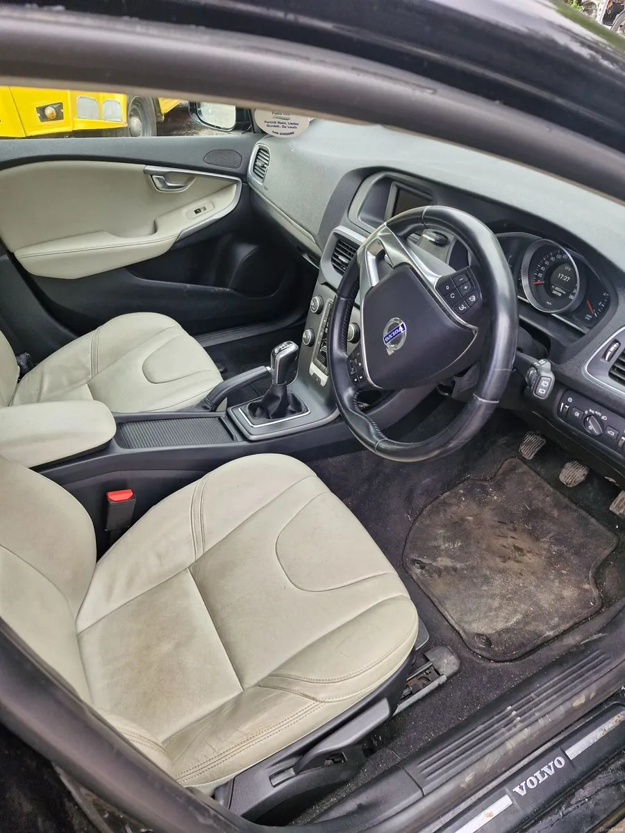 Volvo V40 2014 new nct - Image 3