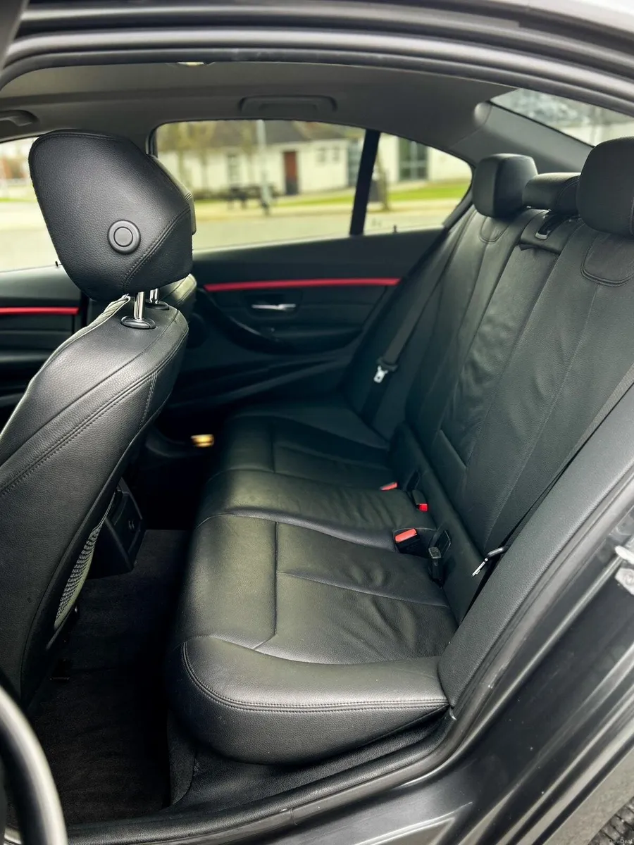 BMW 330e - Image 3