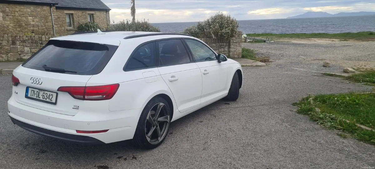 2017 Audi A4 Avant 2.0 TDI Ultra SE - Image 2