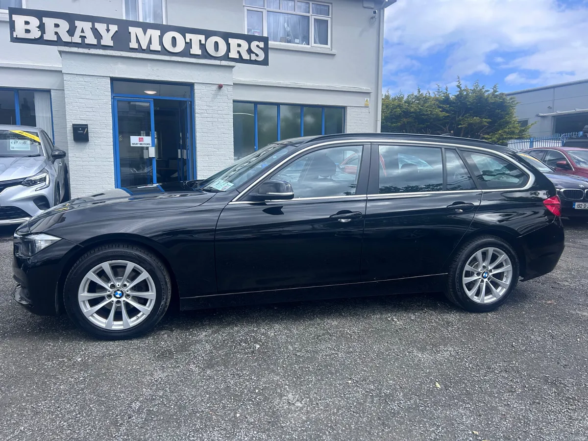 2017 BMW 318i PETROL AUTO ESTATE SE - Image 1