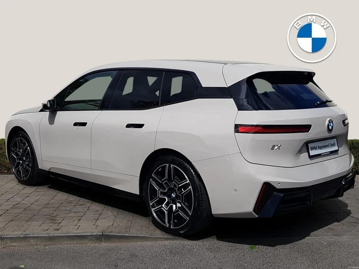 BMW iX xDrive45 M Sport - Image 2