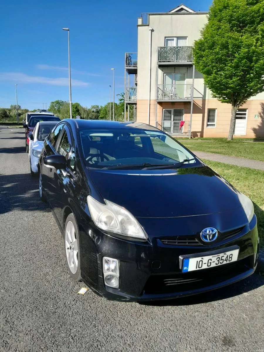 Automatic toyota prius , tax and nct ! - Image 1