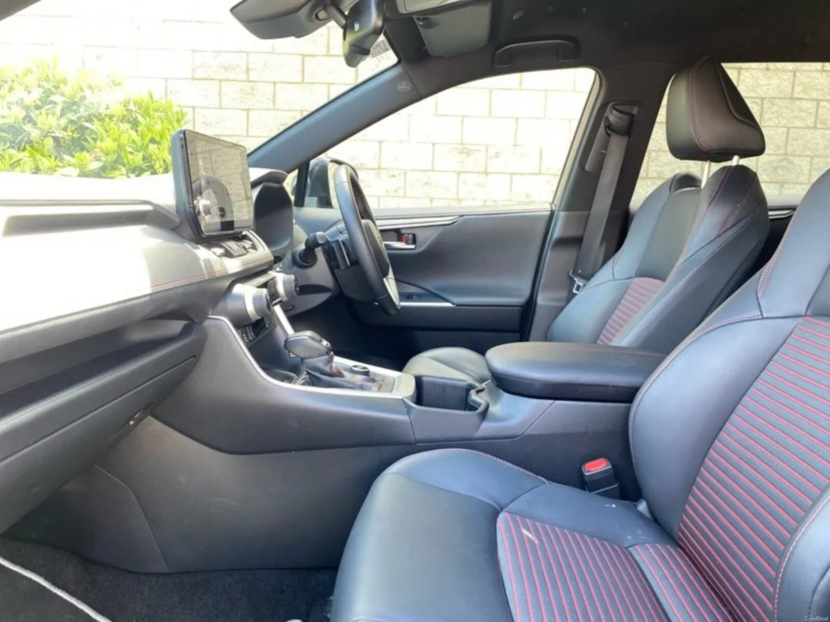 Toyota RAV4 - Image 6