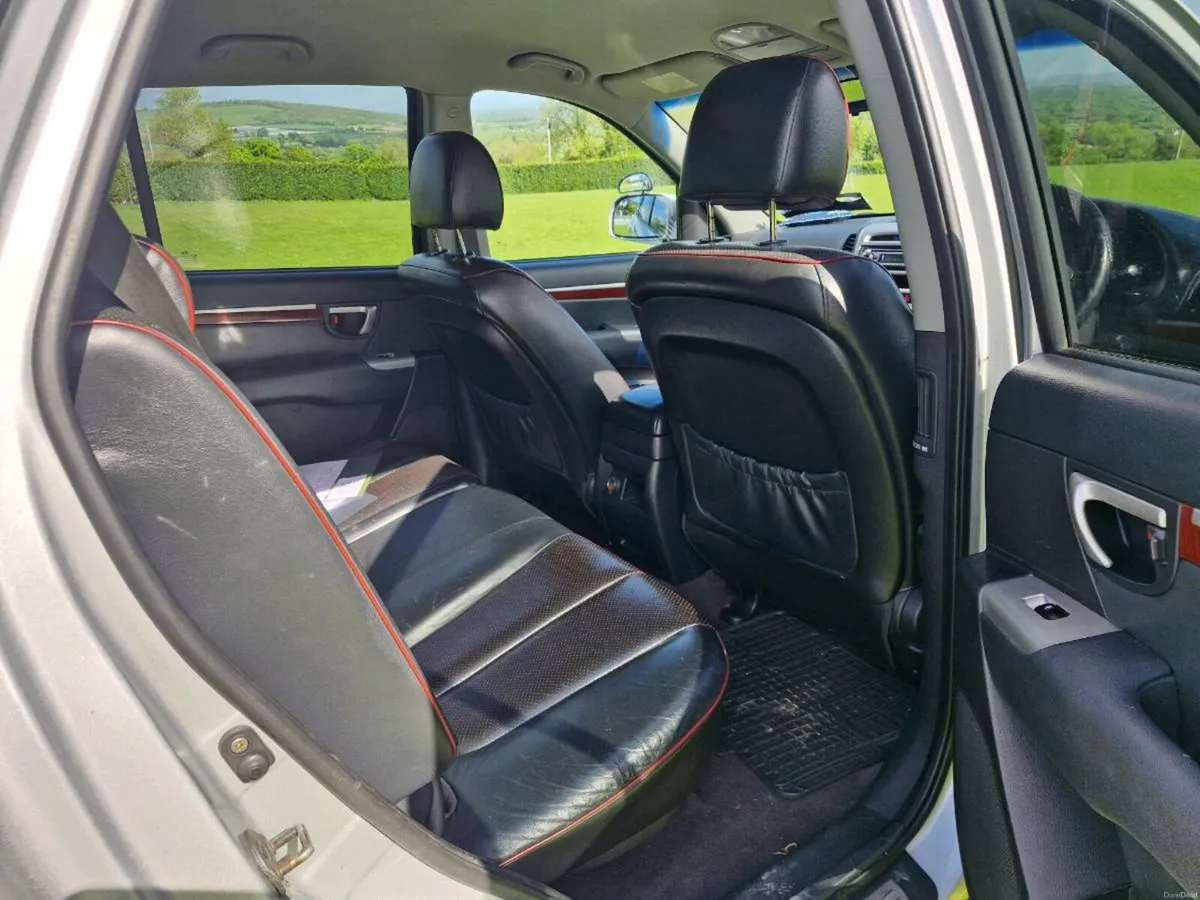 Hyundai santa fe - Image 3