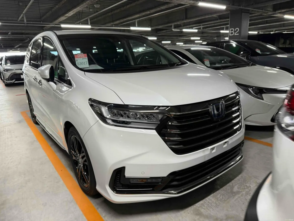 Honda Odyssey ABSOLUTE 7 SEATER AUTOMATIC HYBRID 2 - Image 2