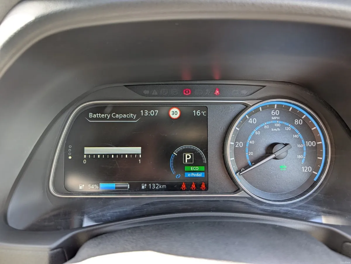 Nissan Leaf 2020 40Kwh 100% SOH high spec - Image 4