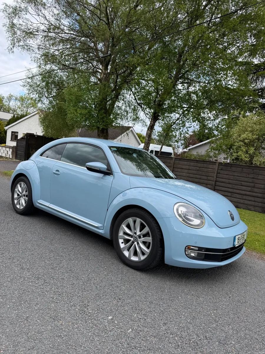 Volkswagen Beetle 2015 - Image 2