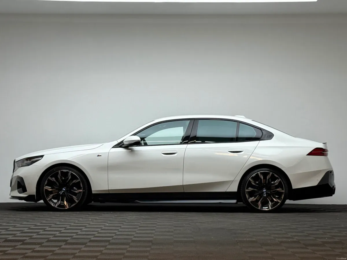 BMW i5 40 M SPORT - Image 4