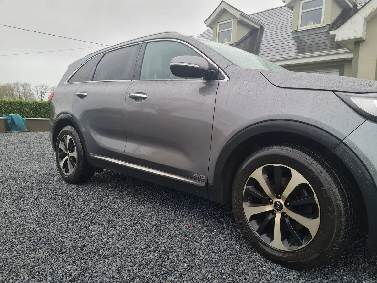 Kia Sorento 2016 - Image 2