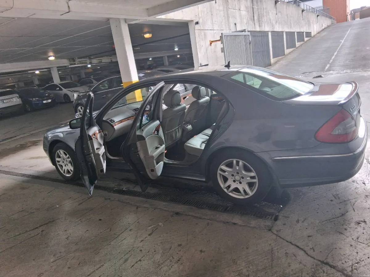 Car - Image 3