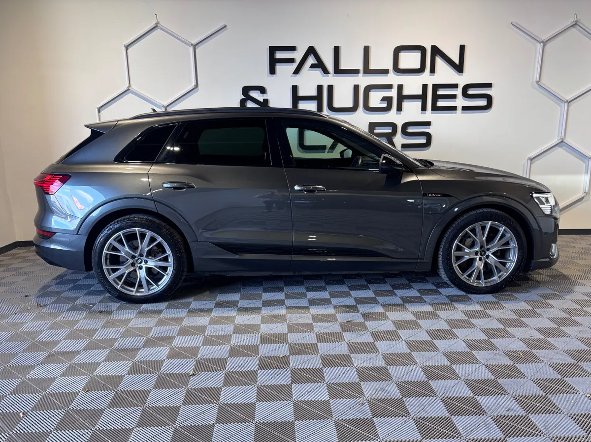 AUDI E-TRON BLACK EDITION 55 QUATTRO 95KwH BATTERY - Image 4