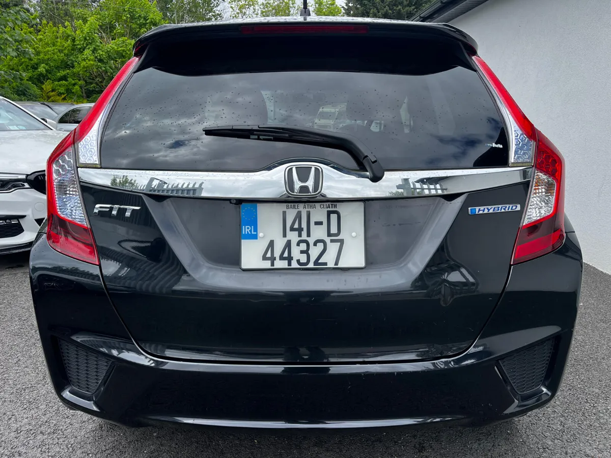 HONDA FIT 1.3 CVT HYBRID AUTO LOW KM - Image 6