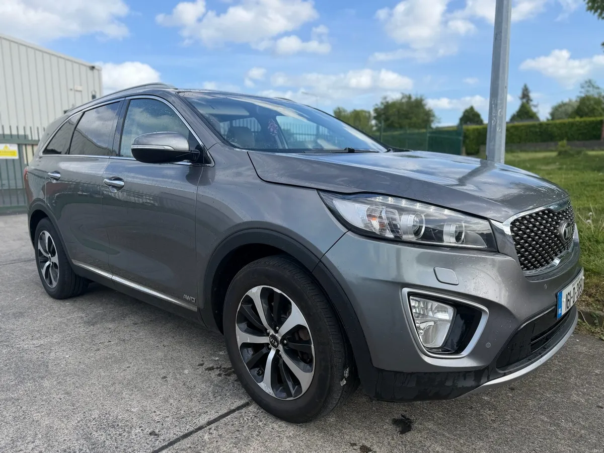 2016 Kia Sorento Automatic 7 seater full pan roof - Image 1