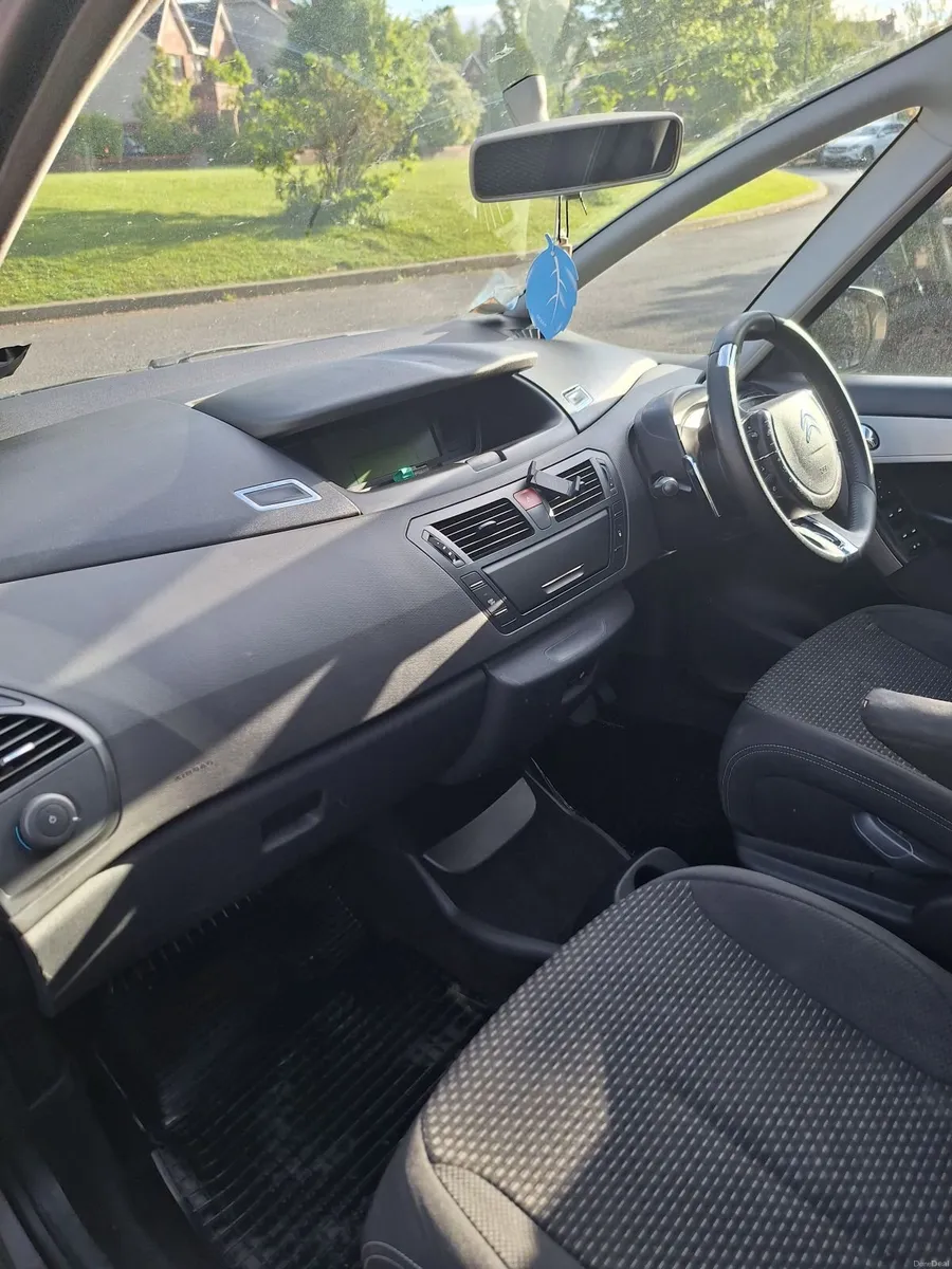 Citroen C4 Picasso 2011 - Image 2
