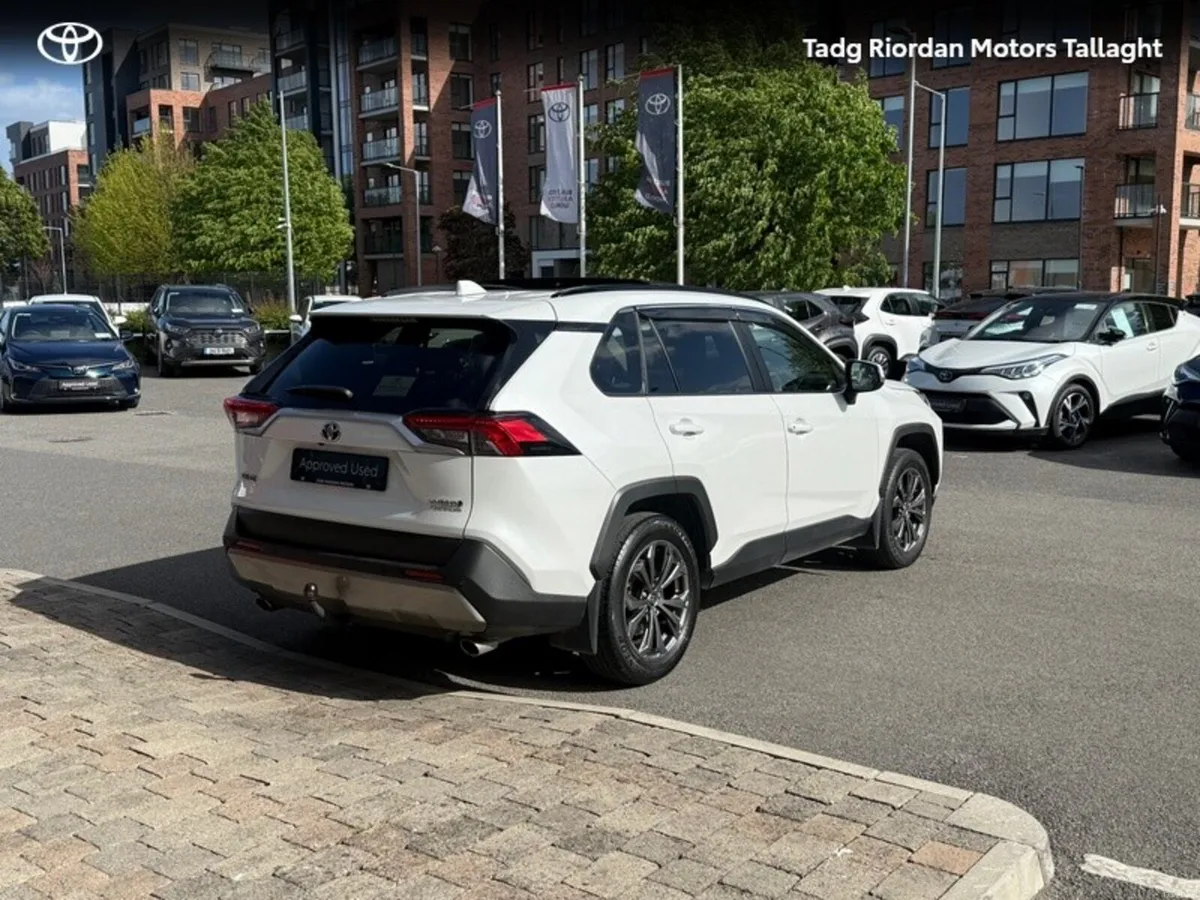 Toyota RAV4 RAV4 HYBRID PLATINUM FWD - Image 2