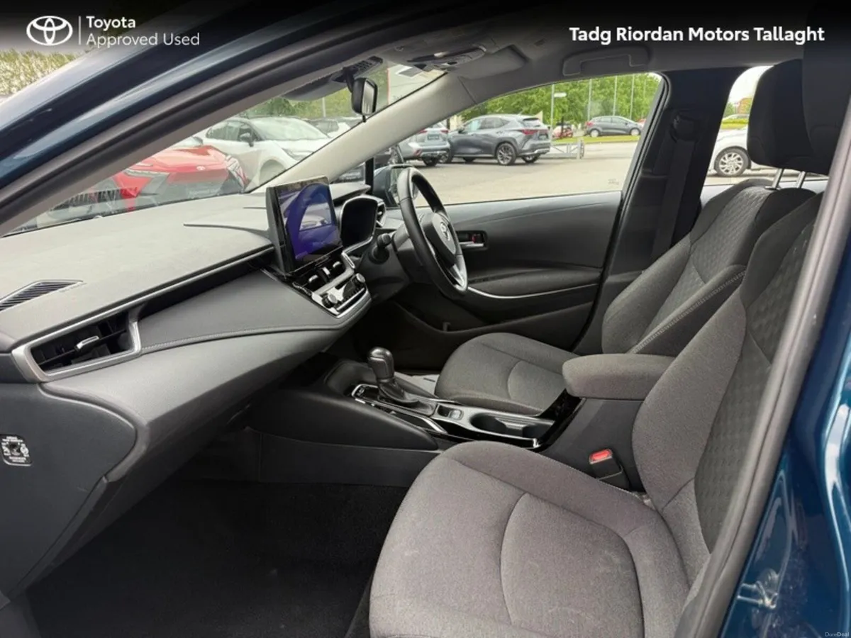 Toyota Corolla LUNA 4DR - Image 6