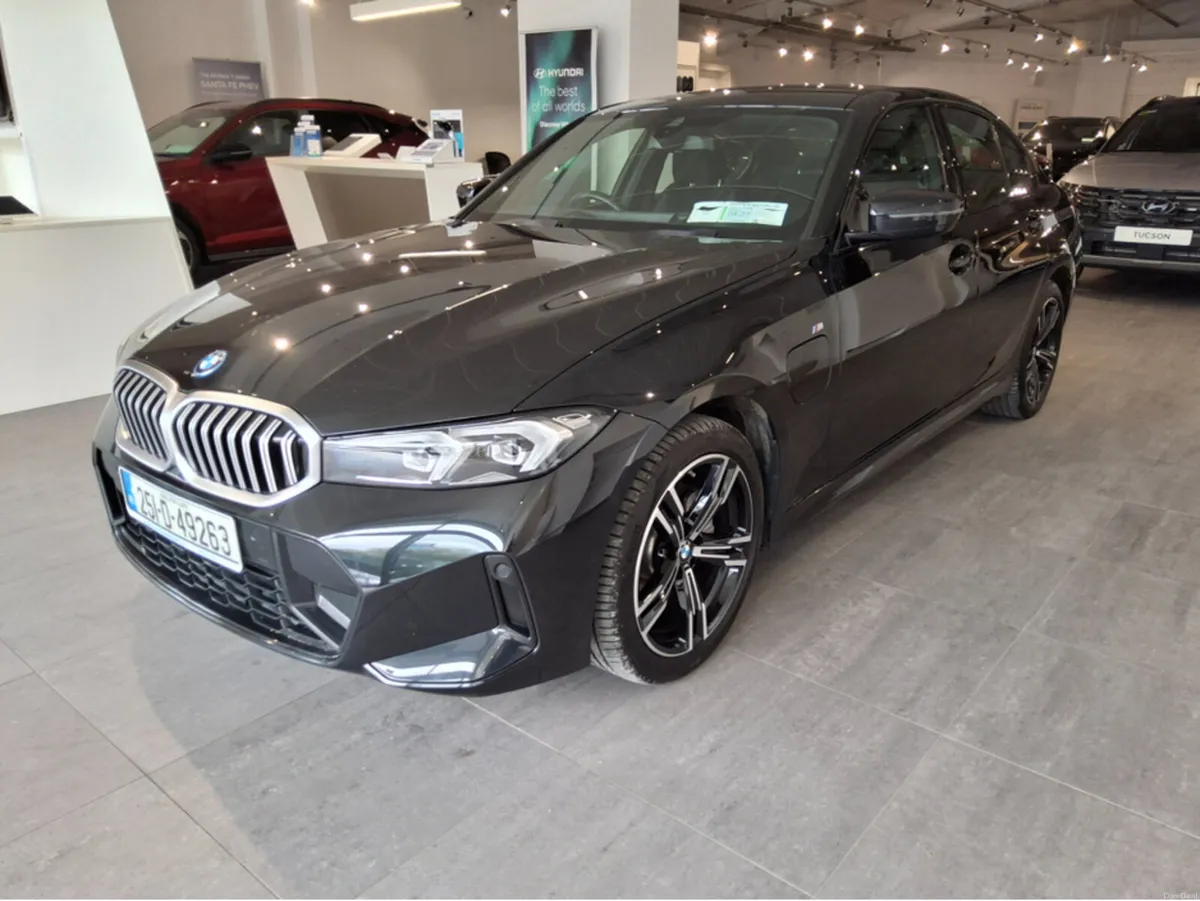 BMW 3-Series 330e M SPORT ** PLUG IN HYBRID ** - Image 4