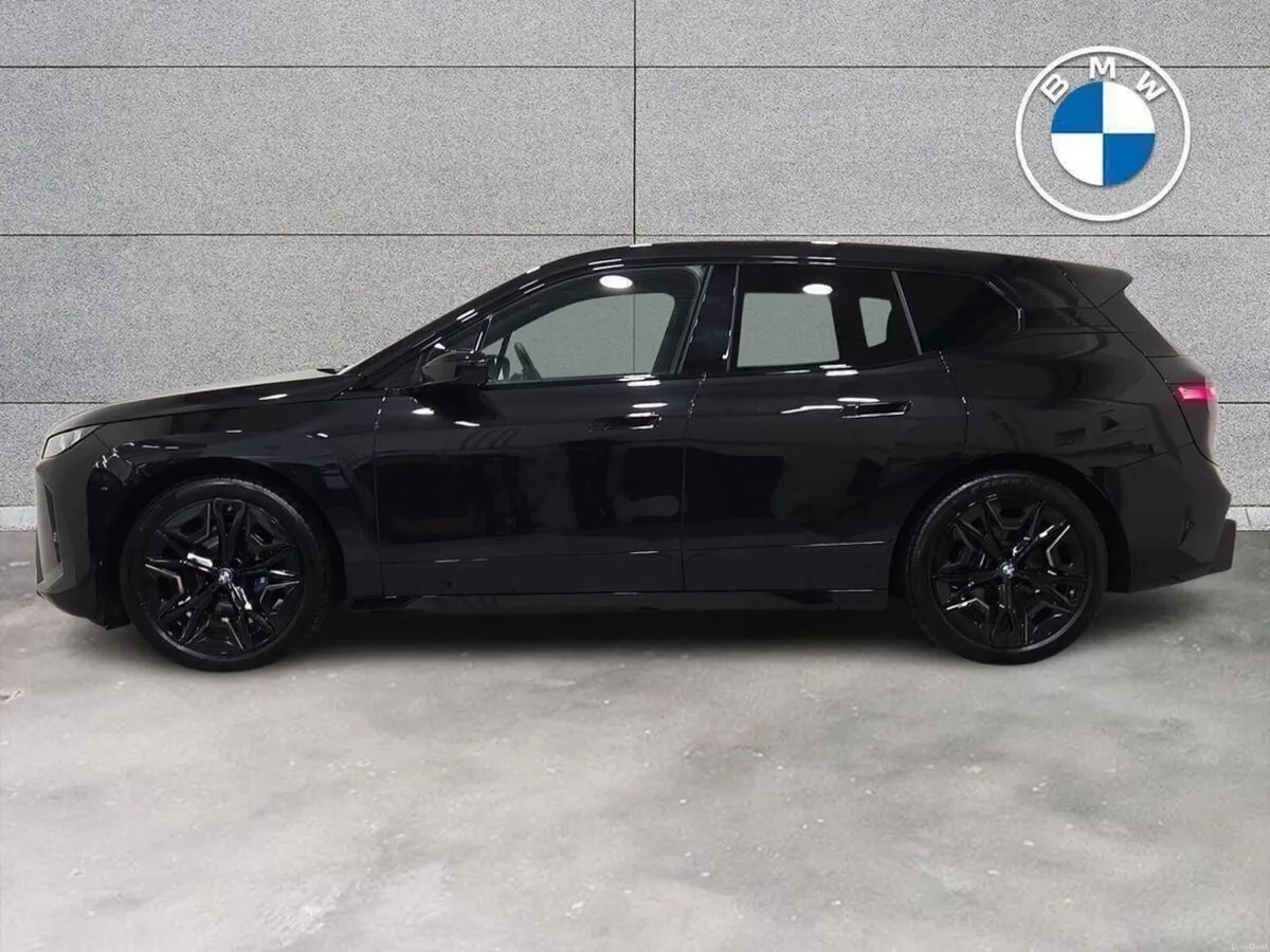 BMW iX xDrive45 M Sport - Image 4
