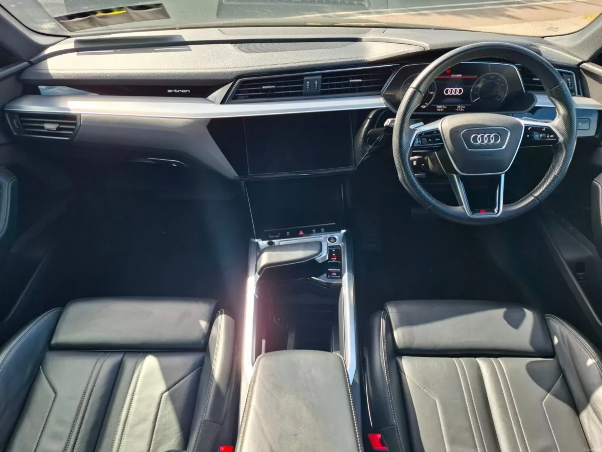 Audi e-tron 55 S-LINE QUATTRO SPORTBACK COUPE - Image 2