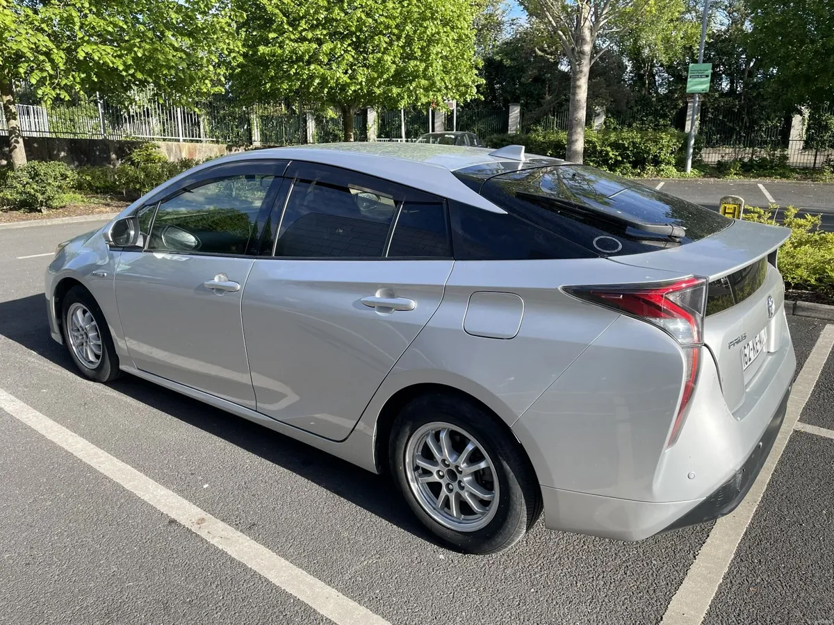 Price Drop -Toyota Prius Silver 1.8L Petrol Hybrid - Image 6