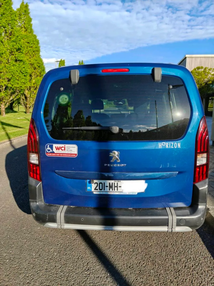 Taxi - Image 3