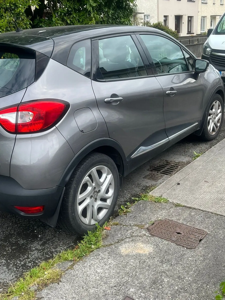 141 Renault Captur - Image 4