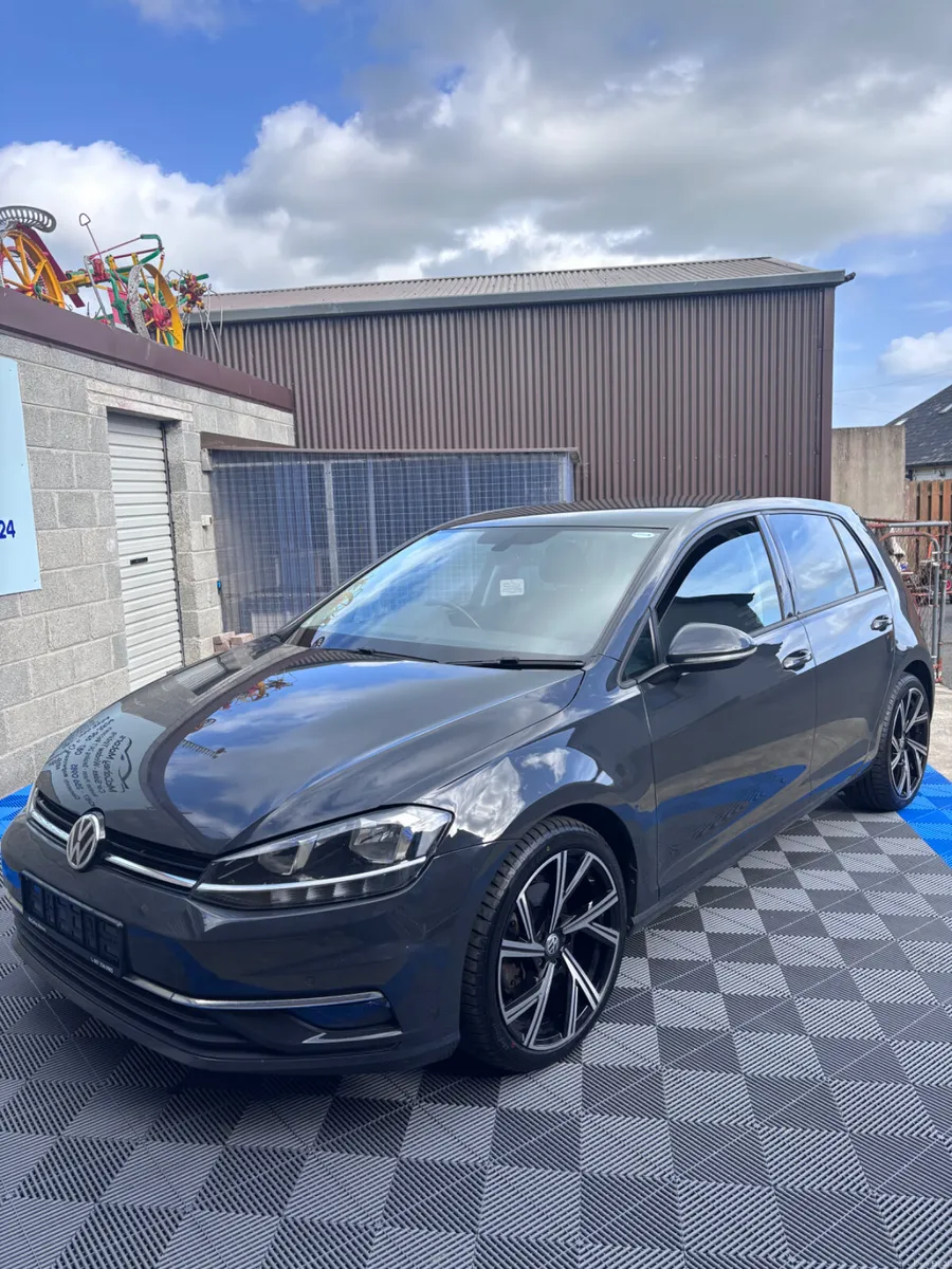Volkswagen Golf 2018 gt - Image 4