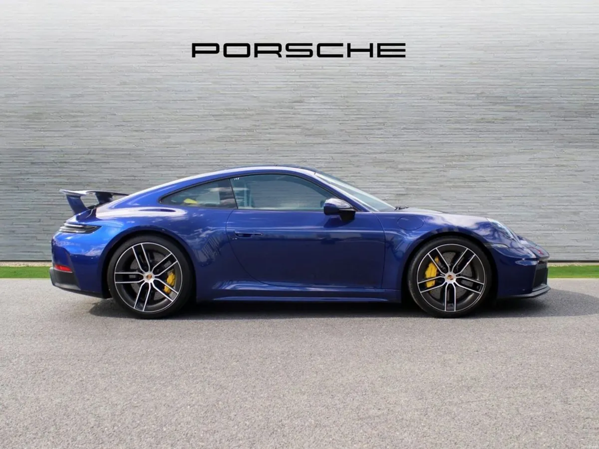 Porsche 911 Carrera GTS - Image 4