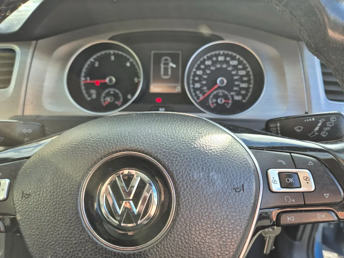 Volkswagen Golf 2014 - Image 2