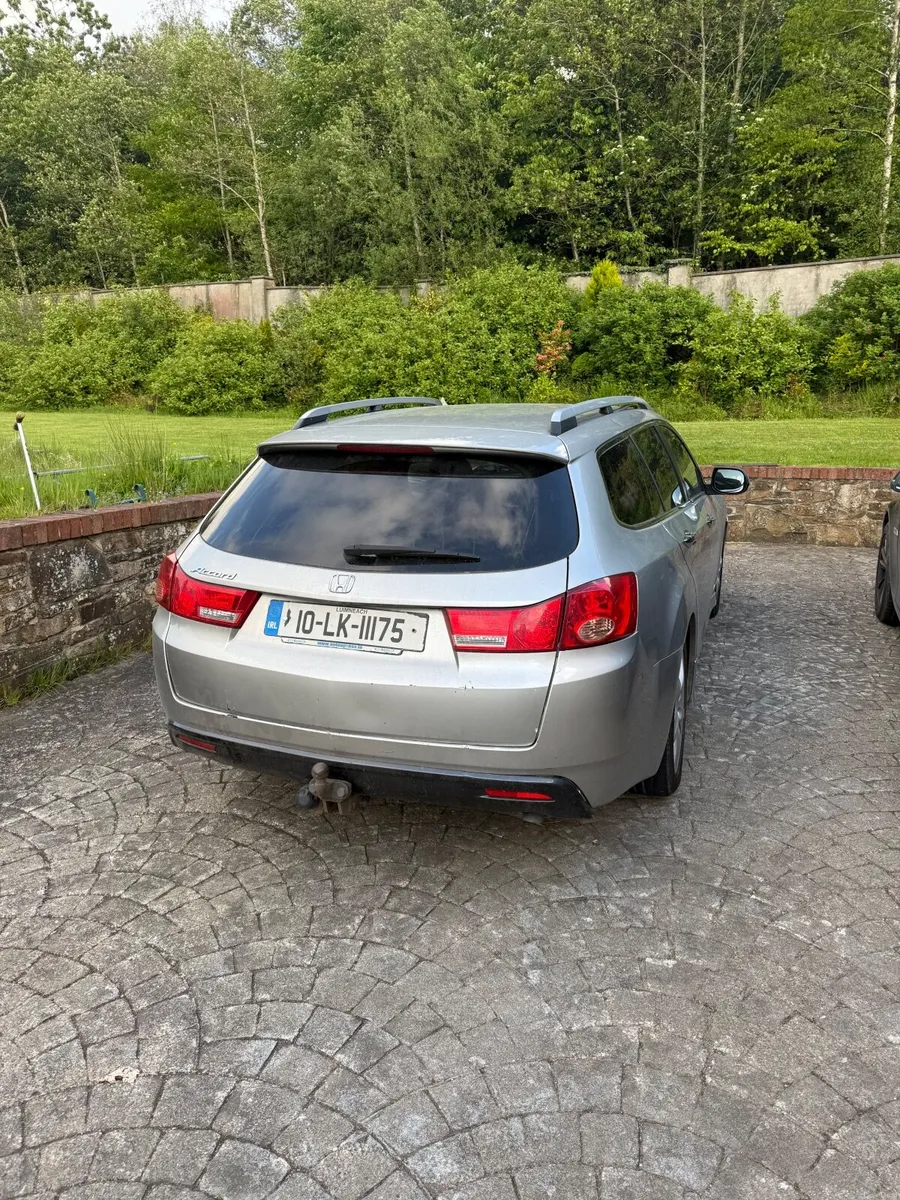 Honda Accord 2010 Estate - Image 3