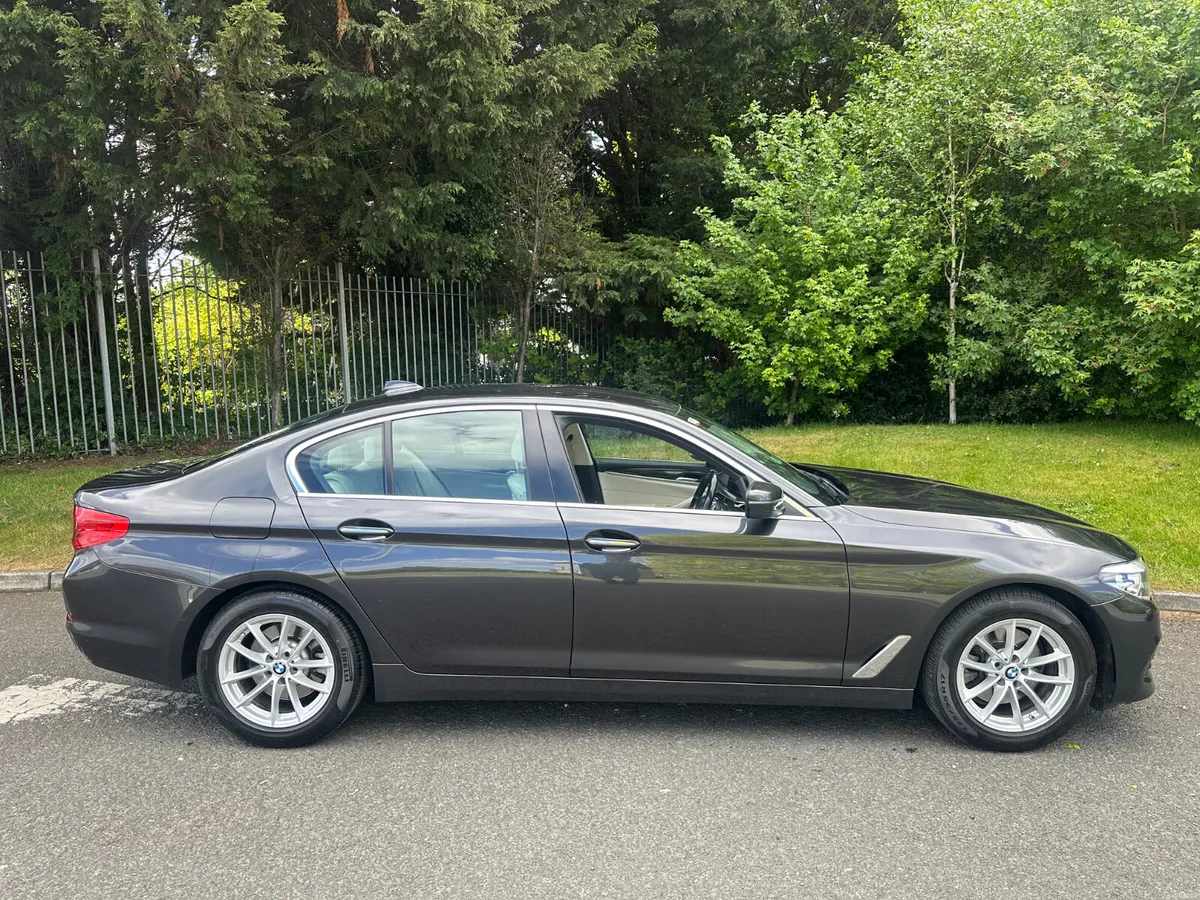 BMW 5-Series 2018 Auto FSH - Image 5
