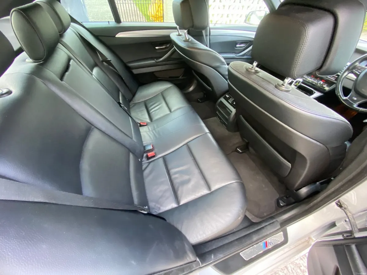 BMW 5-Series 2012 - Image 2