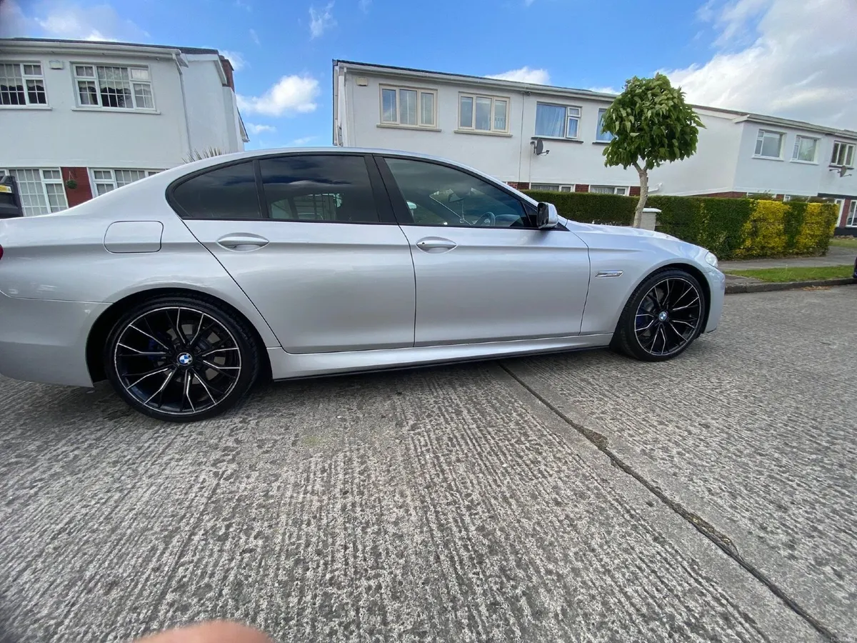 BMW 5-Series 2012 - Image 4