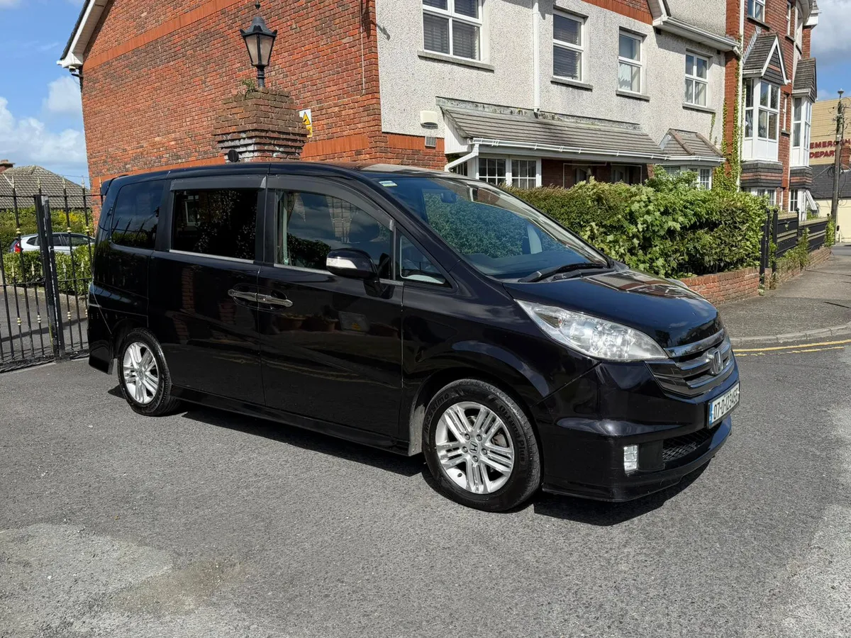 2007 Honda Stepwagon  Automatic - Image 2