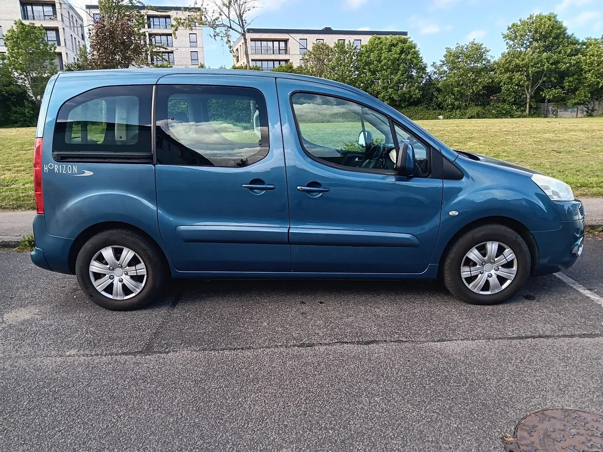Peugeot Partner Tepee 2012 - Image 1