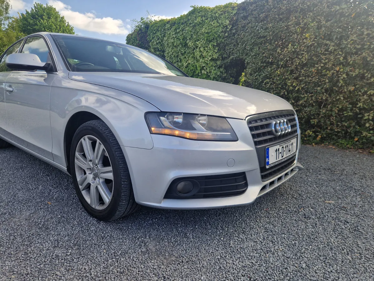 Audi A4 SE 2.0 TDI 2011 - Image 1