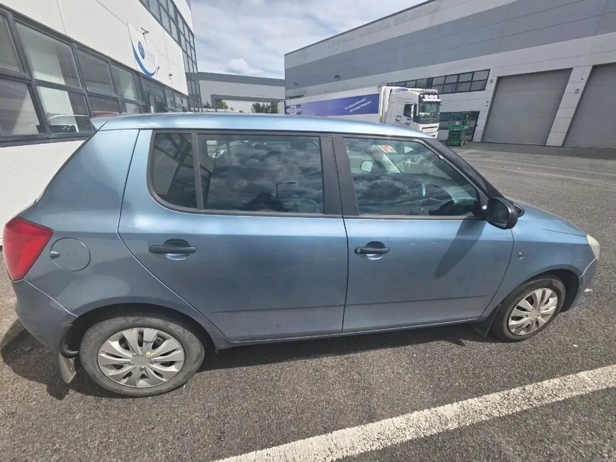 Car - Image 2