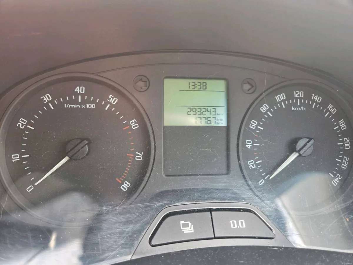 Car - Image 4