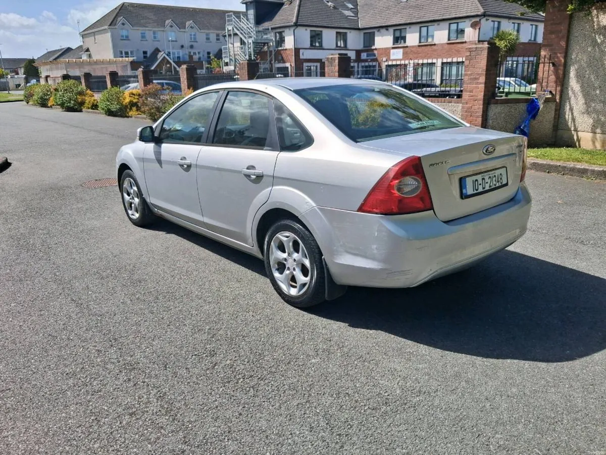 2010 ford focus - Image 4