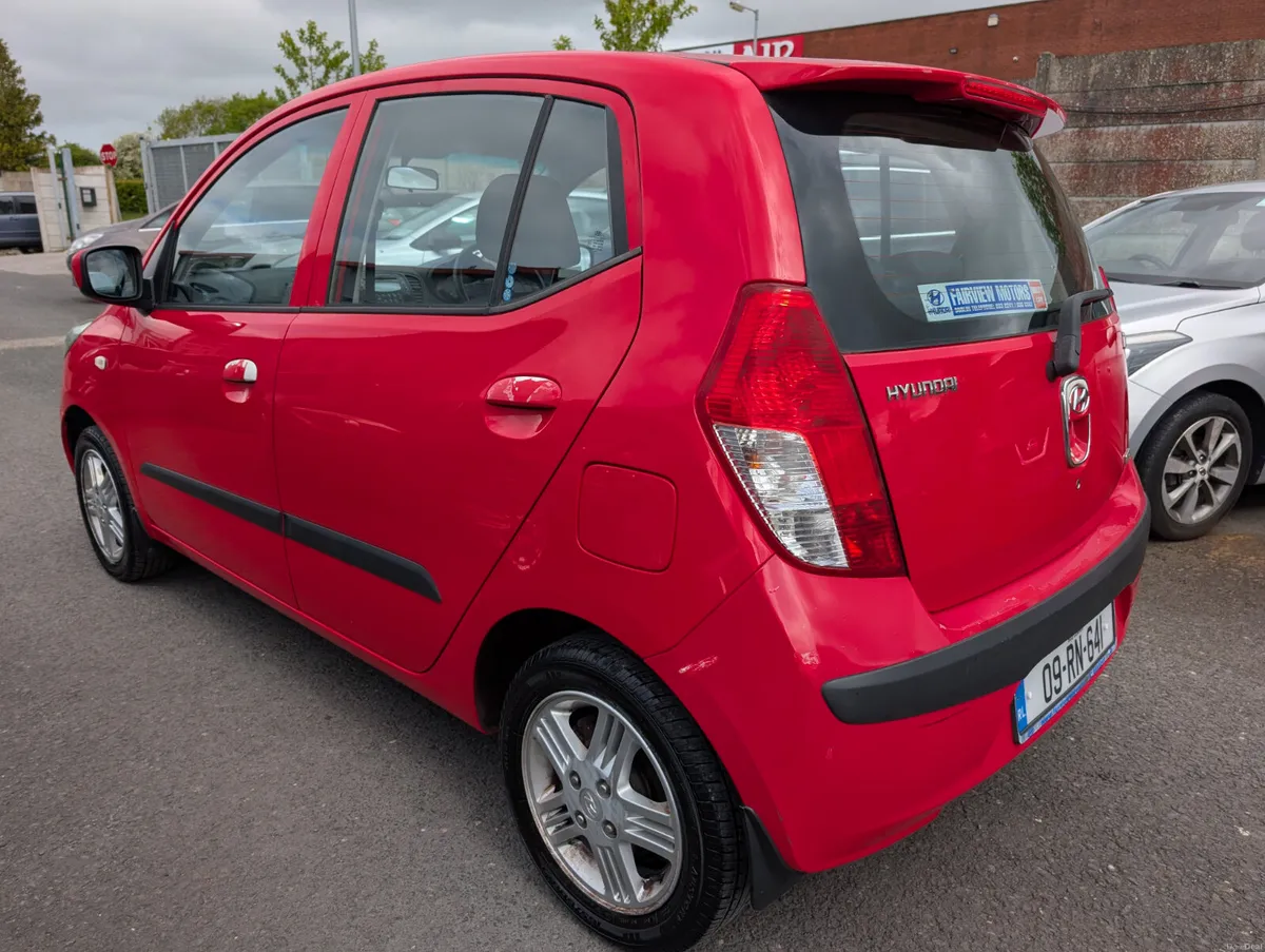 Hyundai i10 1.2 Automatic - Image 3