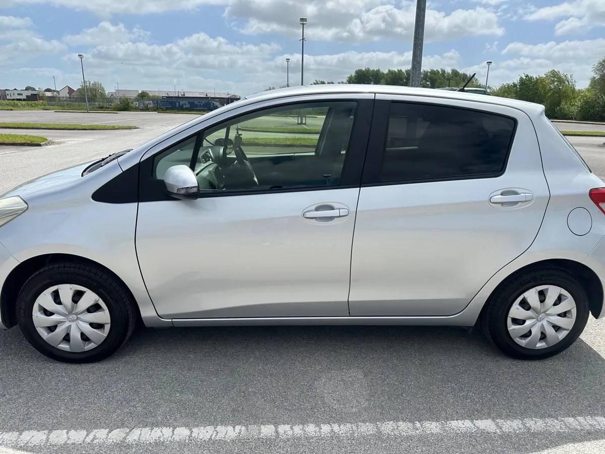 Toyota Vitz 2013 1.0 petrol    Automatic - Image 3