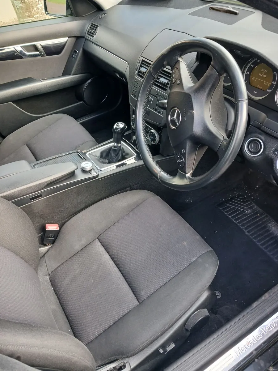 Mercedes-Benz C-Class 2010 - Image 1