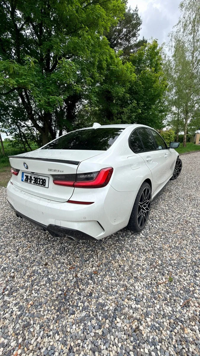 BMW 3 series 330e M Sport - Image 4