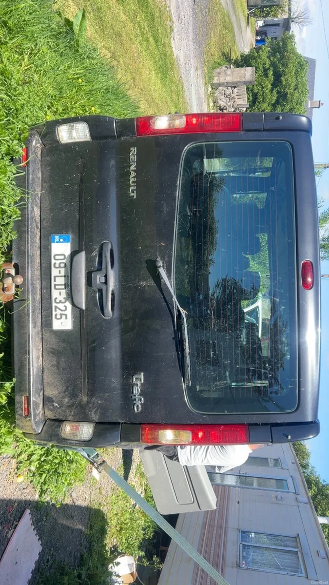 2009 Renault traffic 9 seater - Image 4