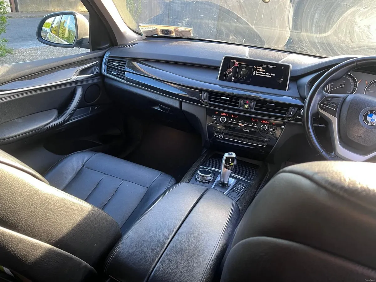 BMW X5 2014 - Image 2