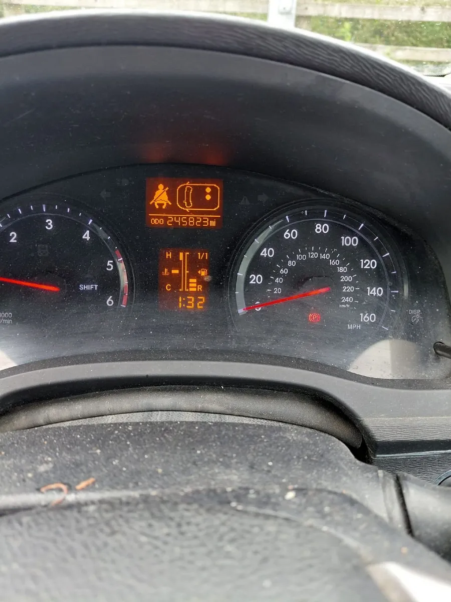 Toyota Avensis 2012 - Image 2