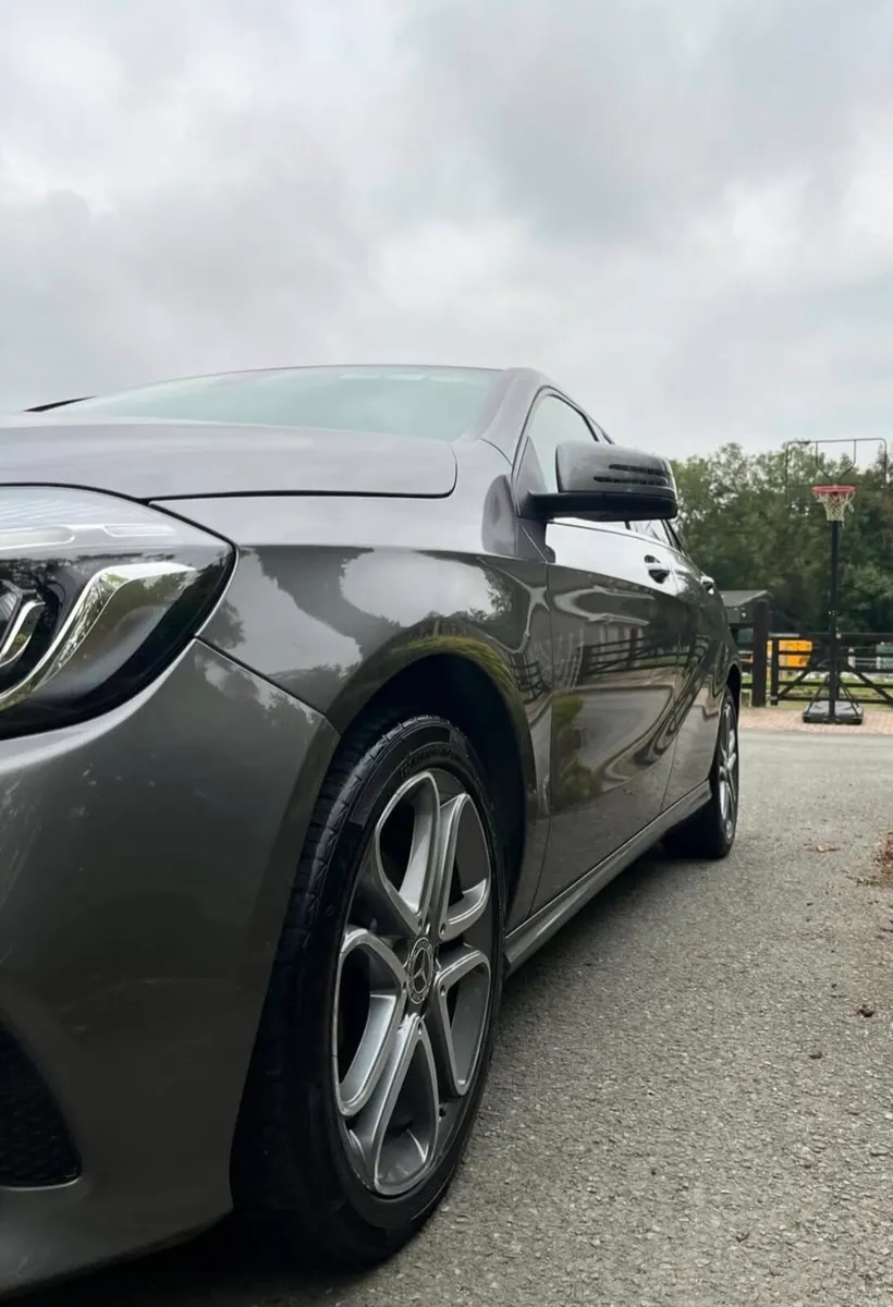 Car - Image 3