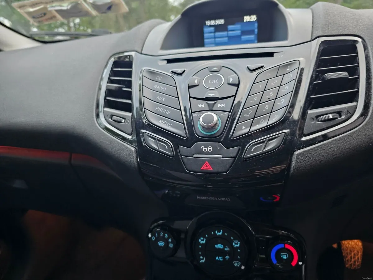 Ford Fiesta 2016 - Image 2