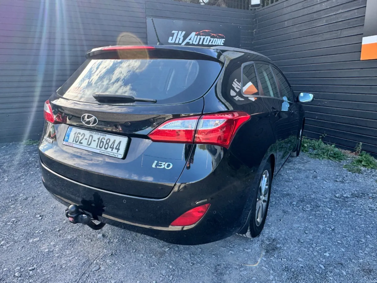 Hyundai i30 1.6 TOURER DELUXE 5DR - Image 4
