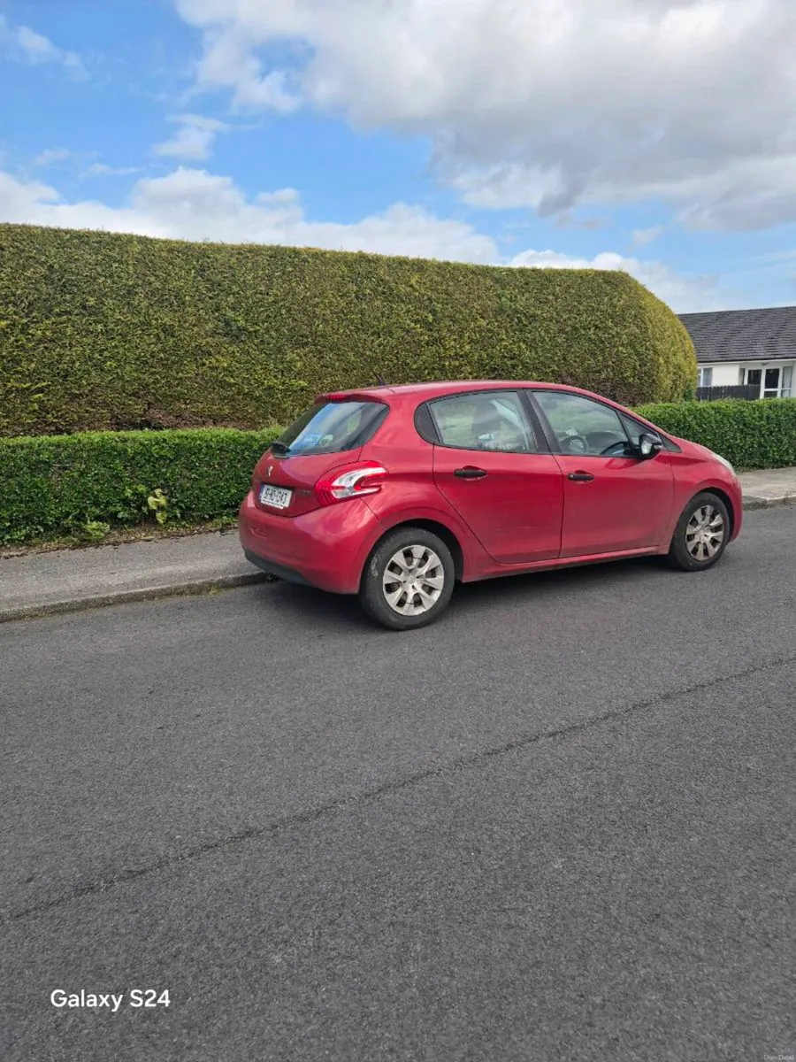 Peugeot Diesel  208. 2017 - Image 3